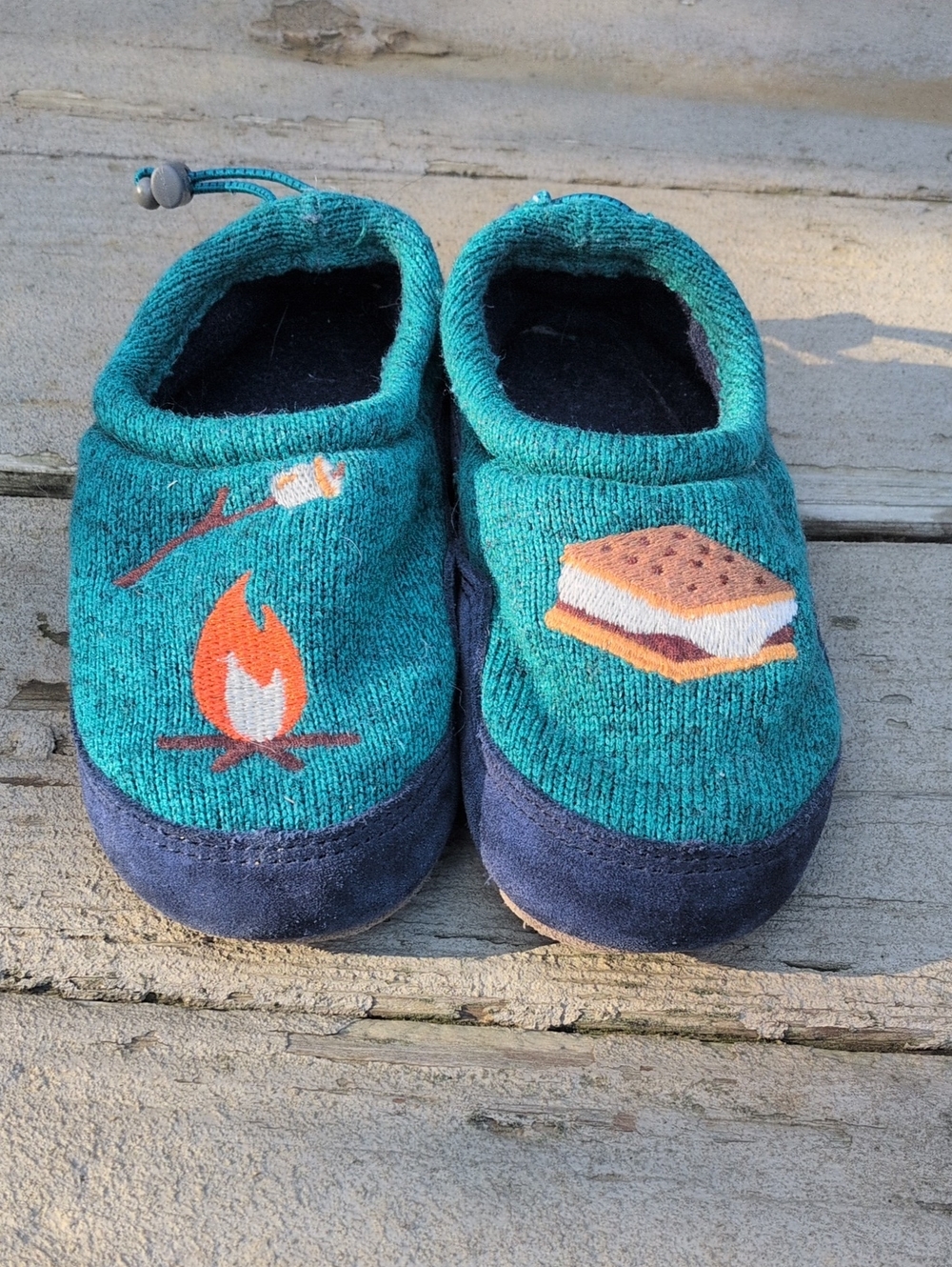 LL Bean Kids Teal Campfire Slippers with S'mores Design (Size 10-11)